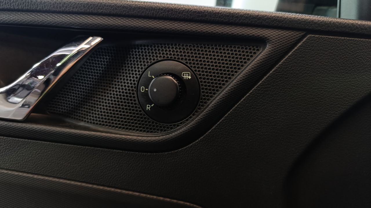 Skoda Rapid 1.4 TDI CR 66KW (90cv) Style DSG Nacional - 146000Km - Foto 2 