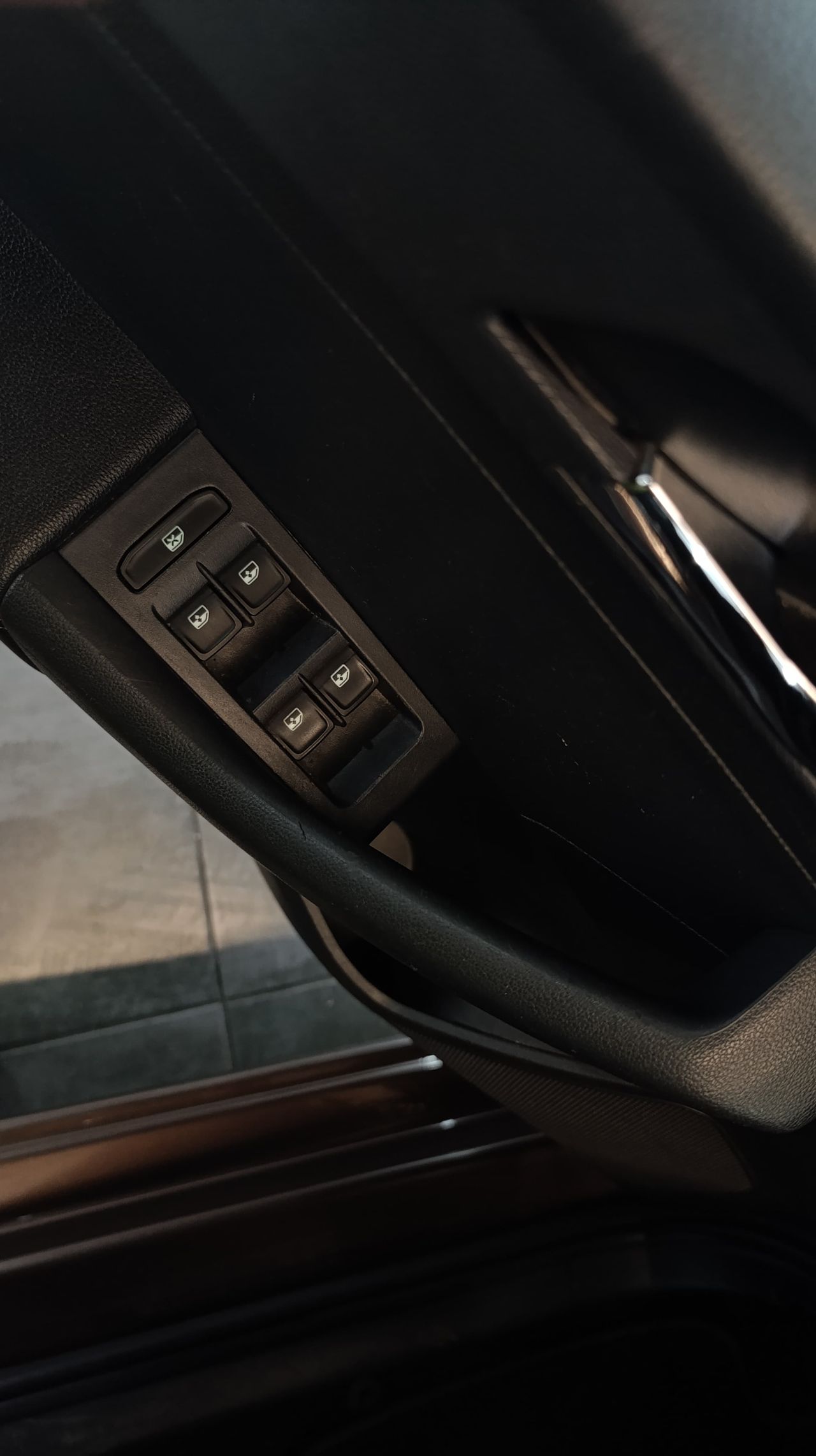 Skoda Rapid 1.4 TDI CR 66KW (90cv) Style DSG Nacional - 146000Km - Foto 2 