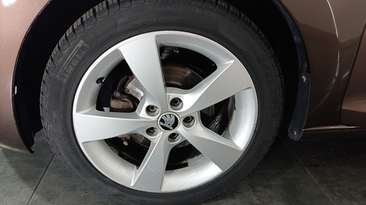 Skoda Rapid 1.4 TDI CR 66KW (90cv) Style DSG Nacional - 146000Km - Foto 2 