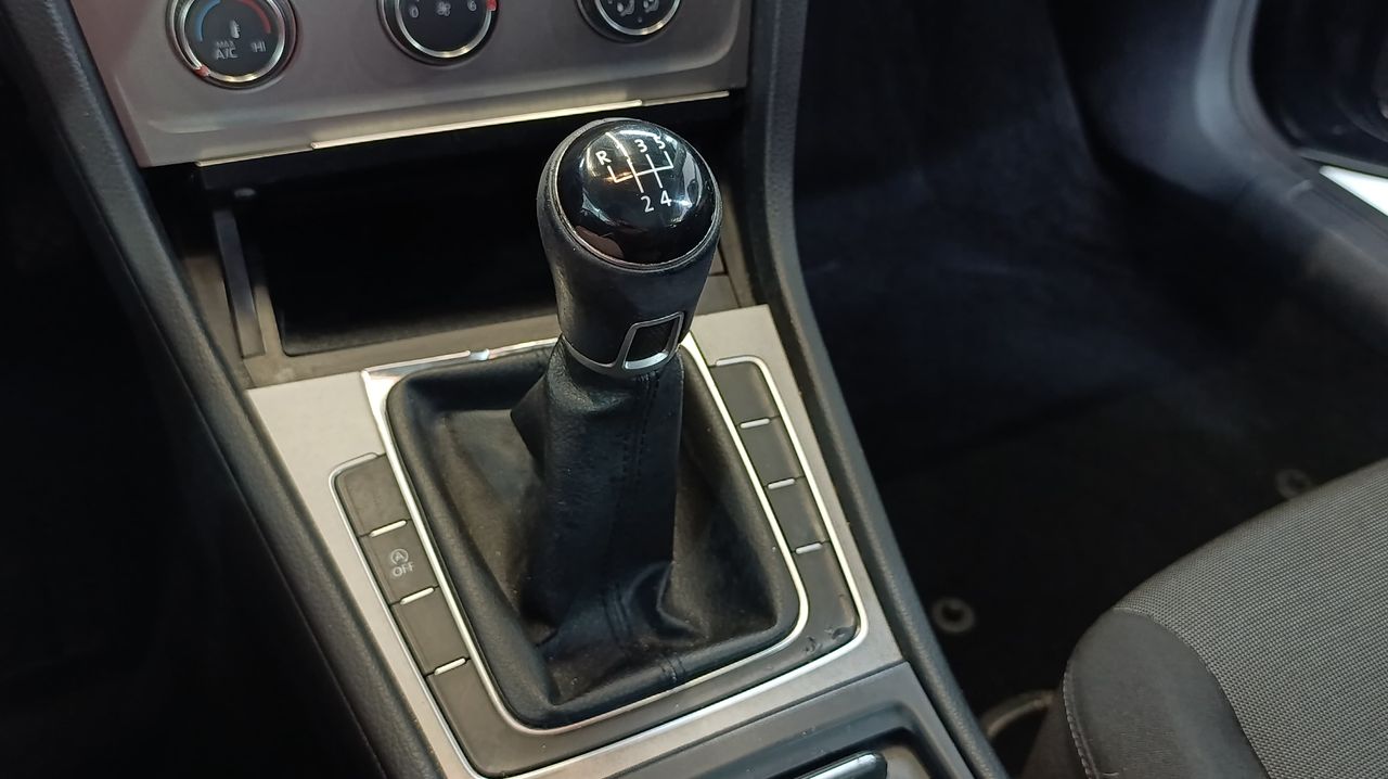 Volkswagen Golf 1.6 TDI 105cv BlueMotion Nacional - 199.000Km - Foto 2 