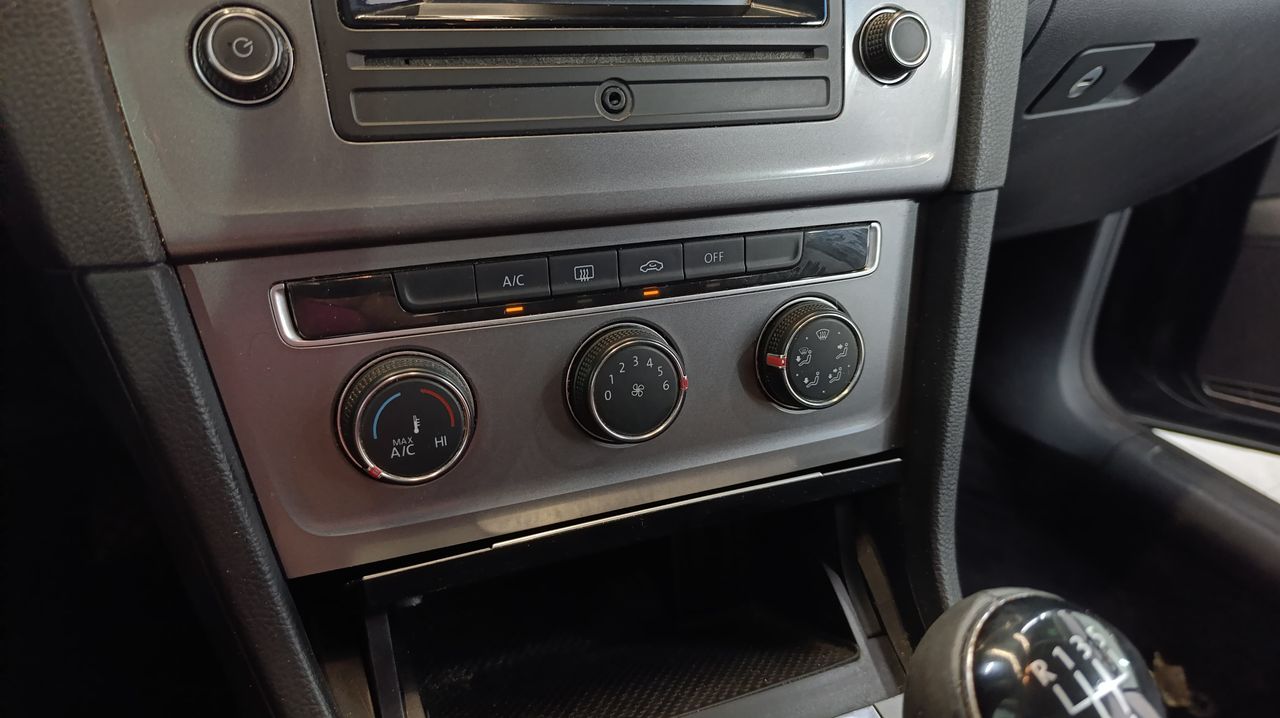 Volkswagen Golf 1.6 TDI 105cv BlueMotion Nacional - 199.000Km - Foto 2 