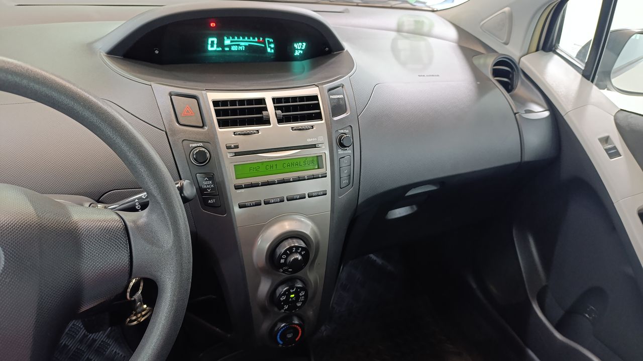 Toyota Yaris 1.0 VVT-I Live Naciona  - 100.000Km - Foto 2 