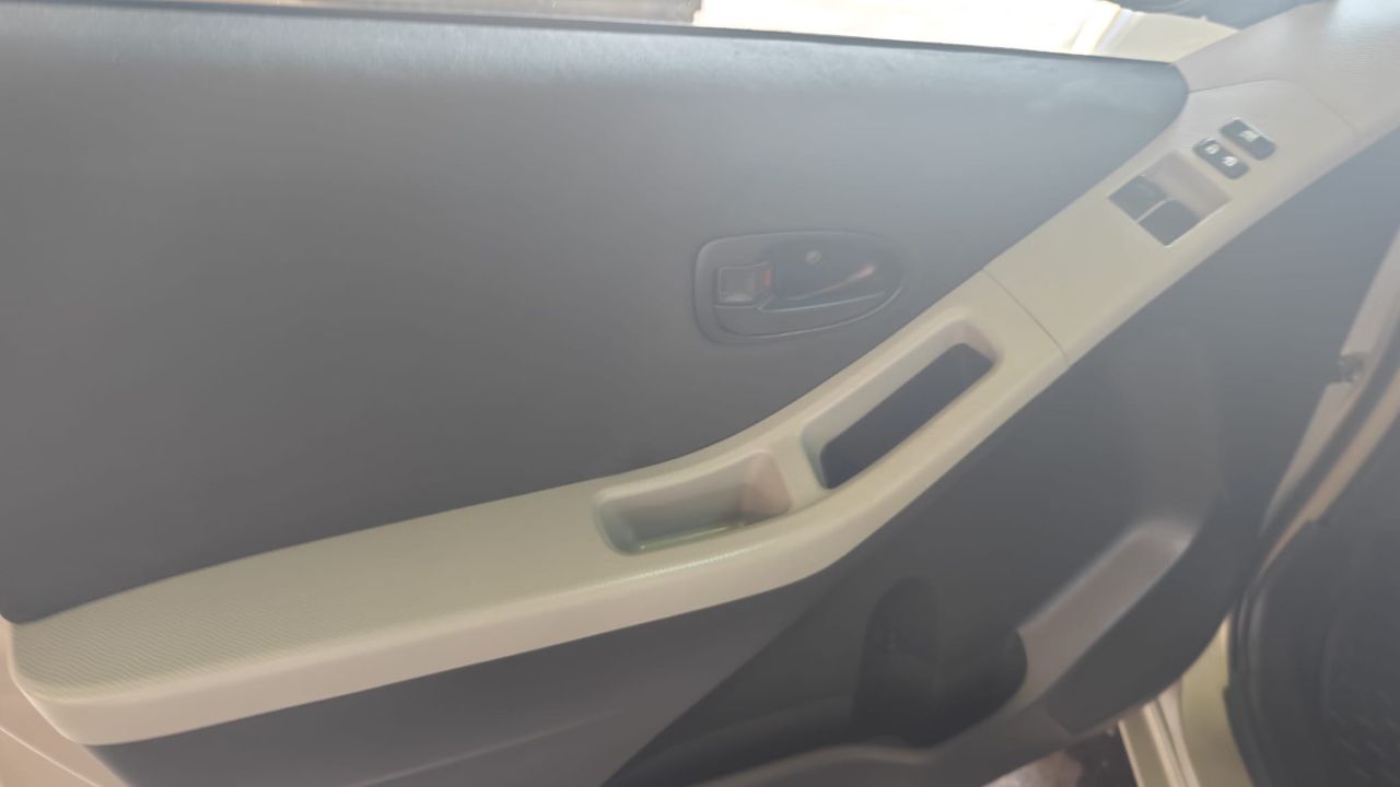 Toyota Yaris 1.3 VVT-I Connect Naciona  - 100.000Km - Foto 2 