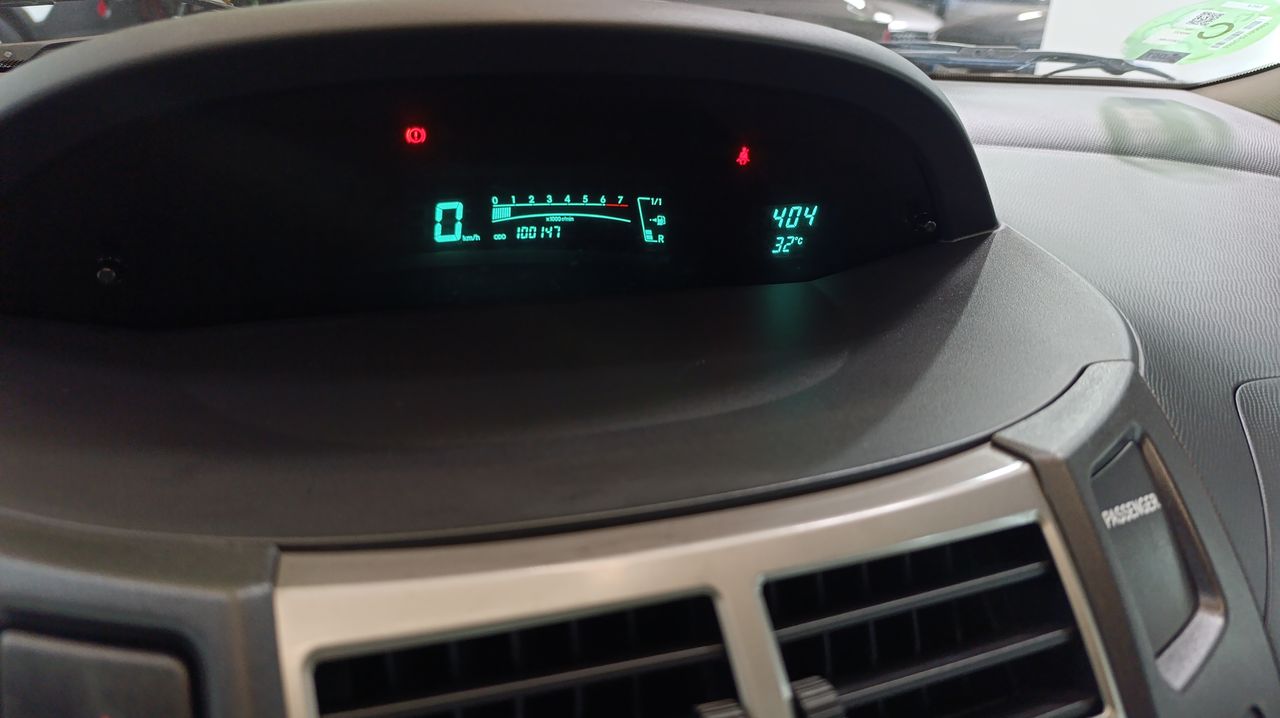 Toyota Yaris 1.0 VVT-I Live Naciona  - 100.000Km - Foto 2 