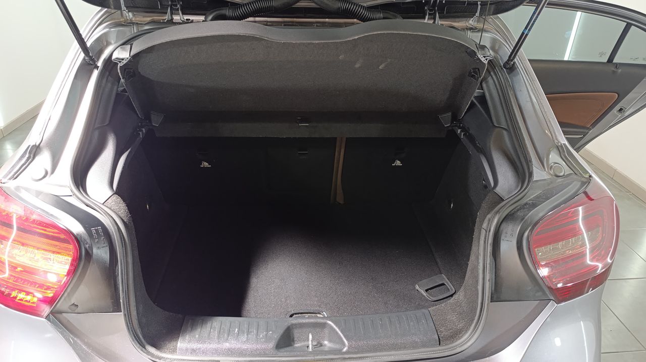 Mercedes Clase A A 180 CDI Aut. Urban 110Cv - 270.000Km - Foto 2 