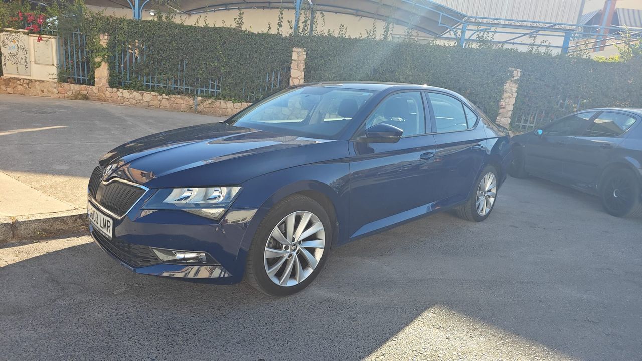 Skoda Superb 2.0 TDI 110KW (150cv) 4x4 Style 167000 - Foto 2 