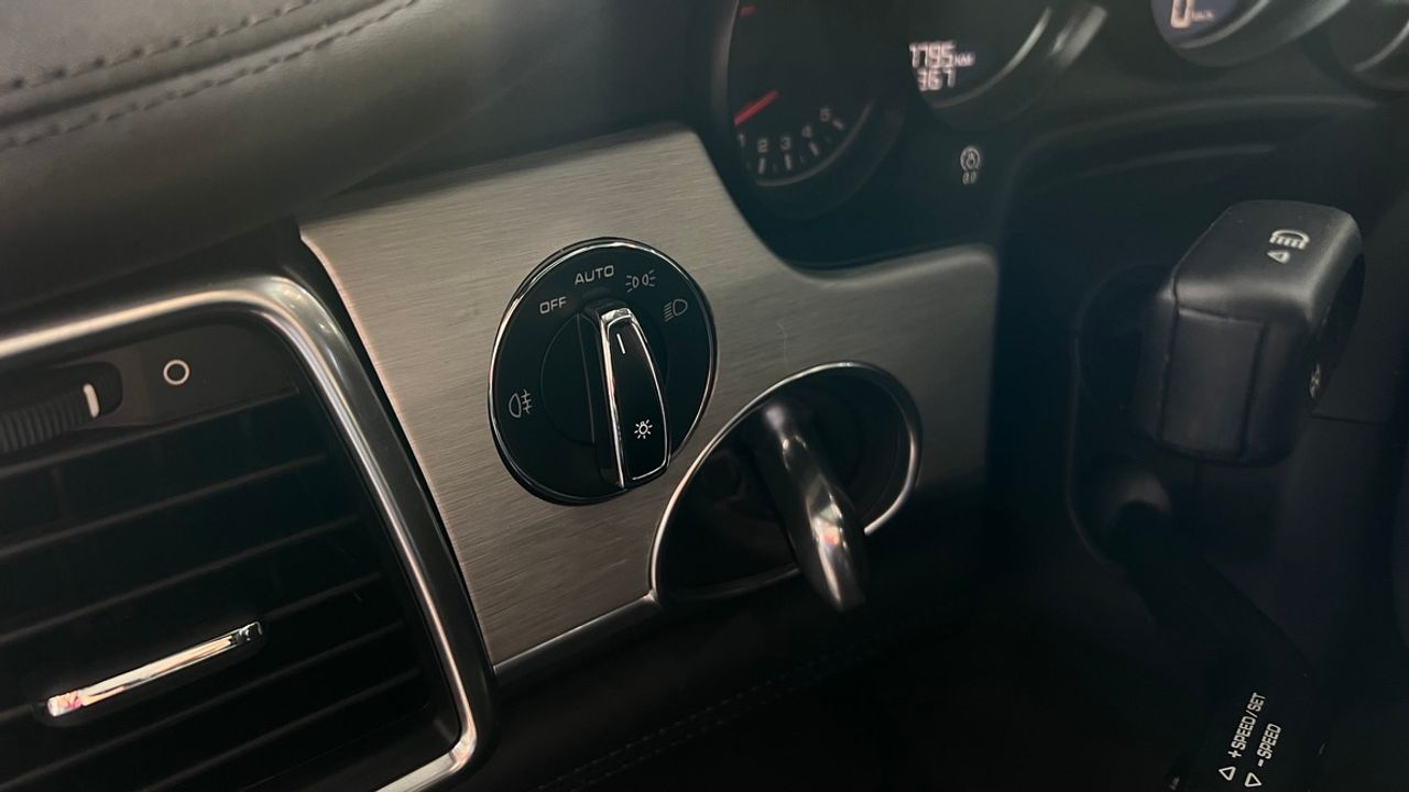 Porsche Panamera Turbo S Exclusive Series V8 - 571Cv  + Historial - Foto 2 