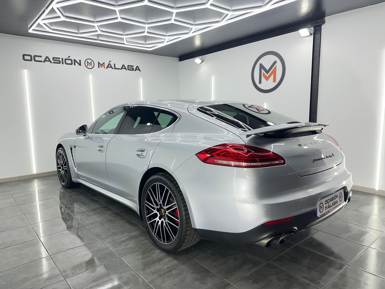 Porsche Panamera Turbo S Exclusive Series V8 - 571Cv  + Historial - Foto 2 