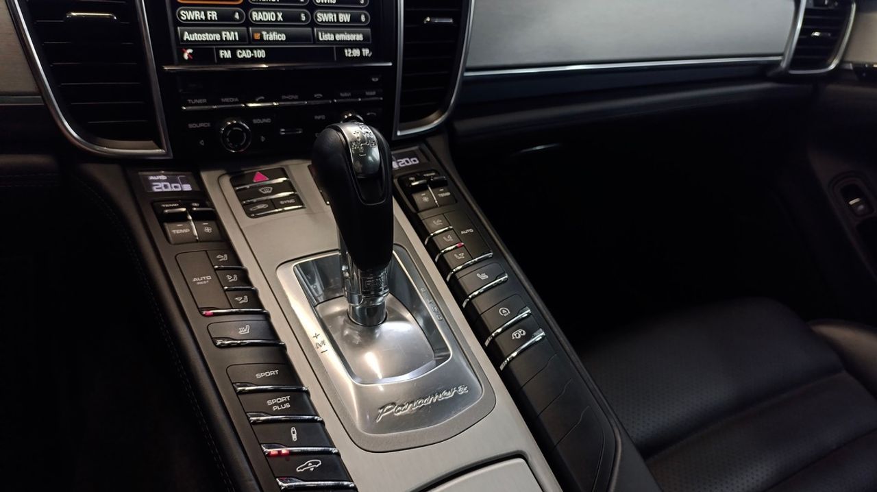 Porsche Panamera Turbo S Exclusive Series V8 - 571Cv  + Historial - Foto 2 