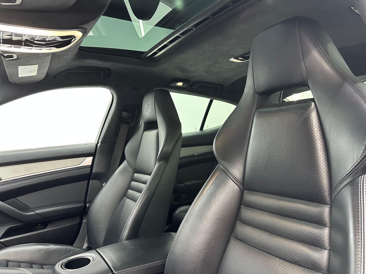 Porsche Panamera Turbo S Exclusive Series V8 - 571Cv  + Historial - Foto 2 