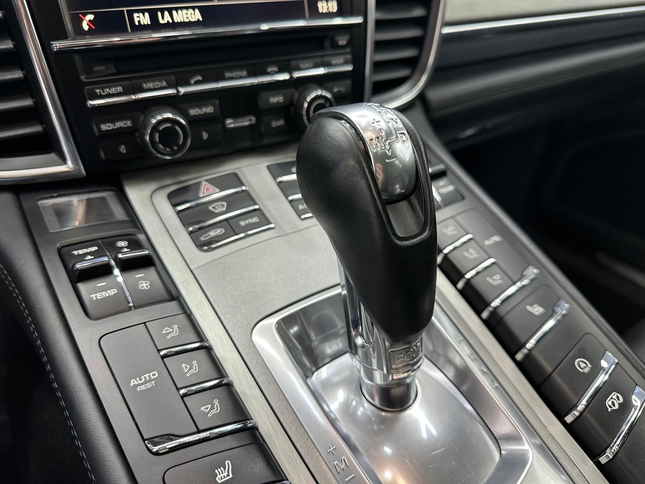 Porsche Panamera Turbo S Exclusive Series V8 - 571Cv  + Historial - Foto 2 