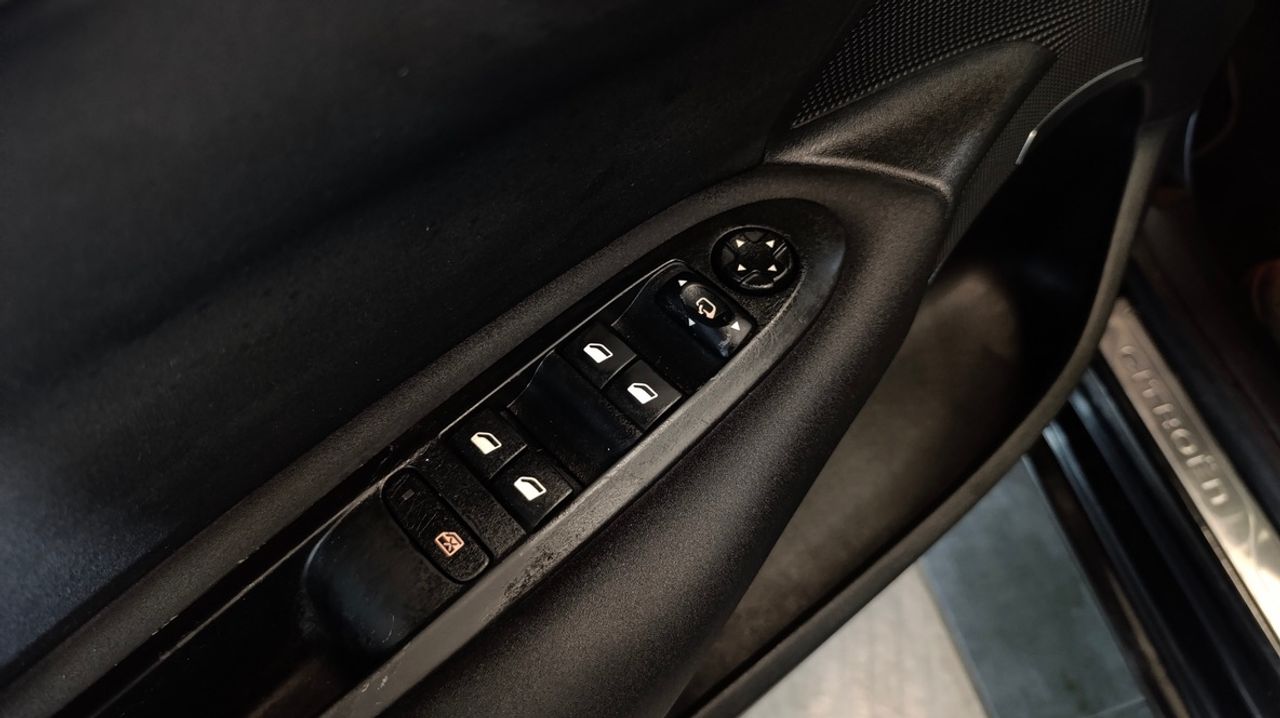 Citroën C4 1.6 e-HDi 110cv CMP Exclusive Único propietario - 198.000Km - Foto 2 