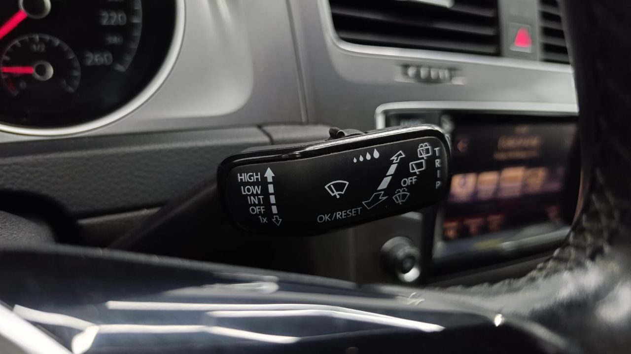 Volkswagen Golf Variant Advance 1.6 TDI 105cv BMT DSG Nacional  - Foto 2 