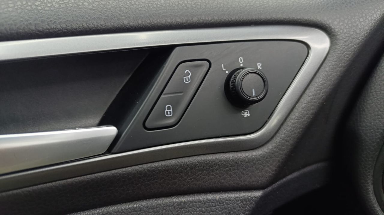 Volkswagen Golf Variant Advance 1.6 TDI 105cv BMT DSG Nacional  - Foto 2 