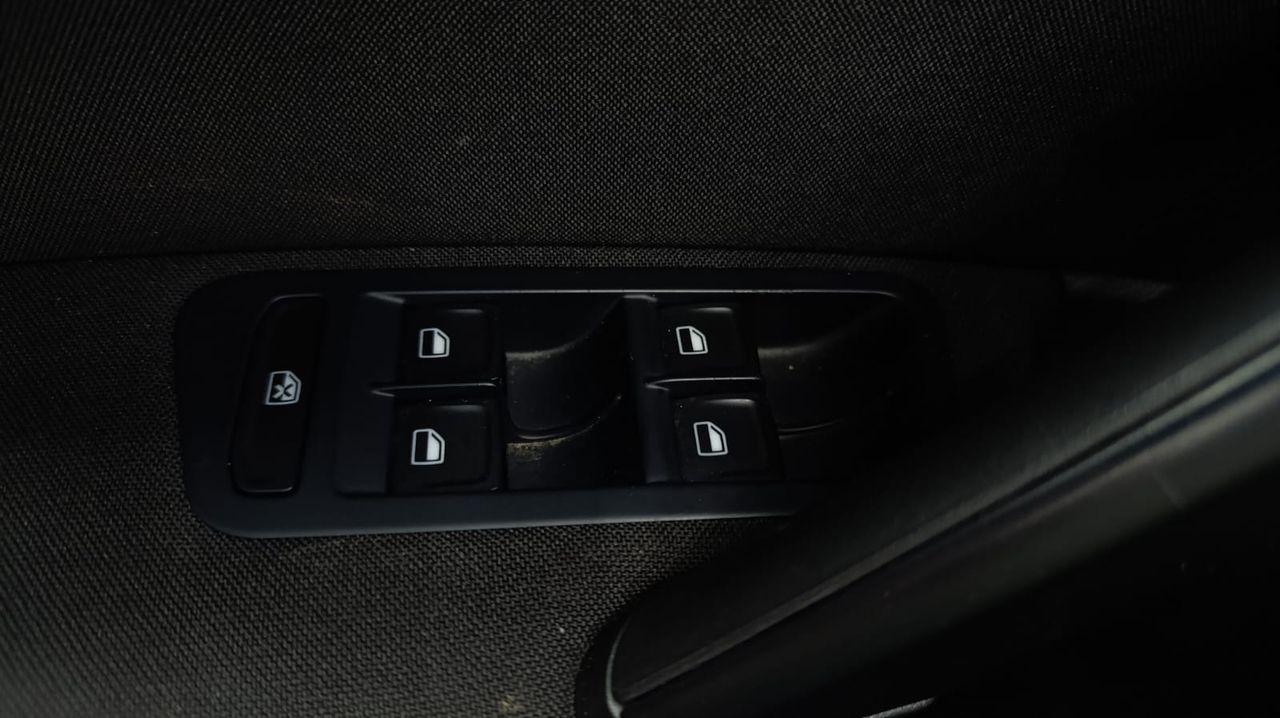 Volkswagen Golf Variant Advance 1.6 TDI 105cv BMT DSG Nacional  - Foto 2 