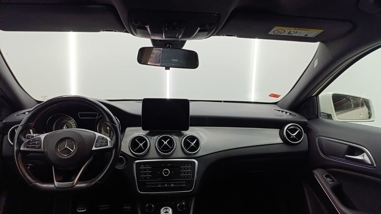 Mercedes 180 GLA 180 AMG Line Nacional Único propietario - 170.000Km - Foto 2 