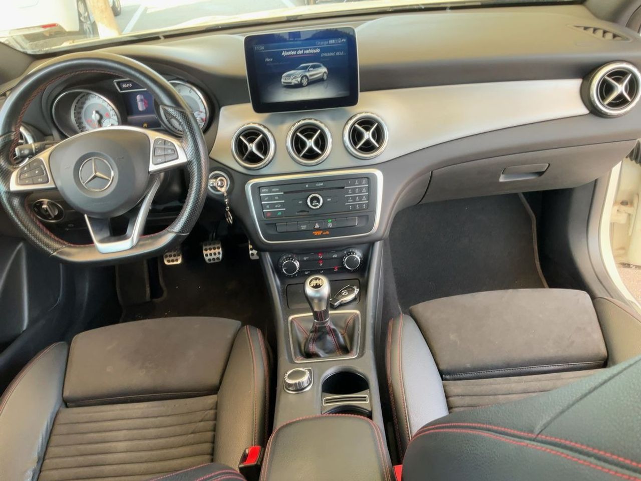 Mercedes 180 GLA 180 AMG Line Nacional Único propietario - 170.000Km - Foto 2 