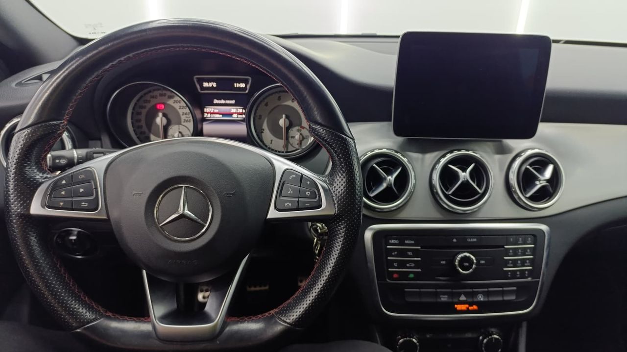 Mercedes 180 GLA 180 AMG Line Nacional Único propietario - 170.000Km - Foto 2 