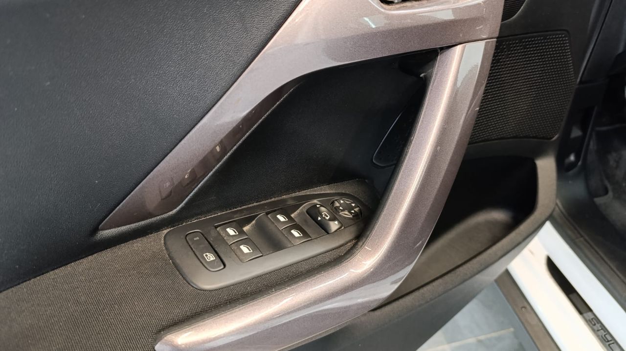 Peugeot 2008 Allure 1.2 PureTech 110 S&S Nacional - 89.000Km - Foto 2 