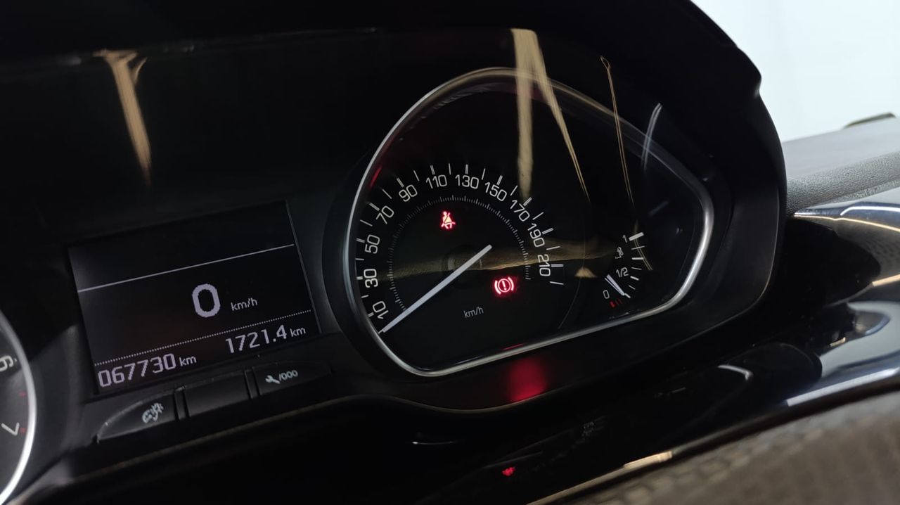 Peugeot 2008 Allure 1.2 PureTech 110 S&S Nacional - 89.000Km - Foto 2 