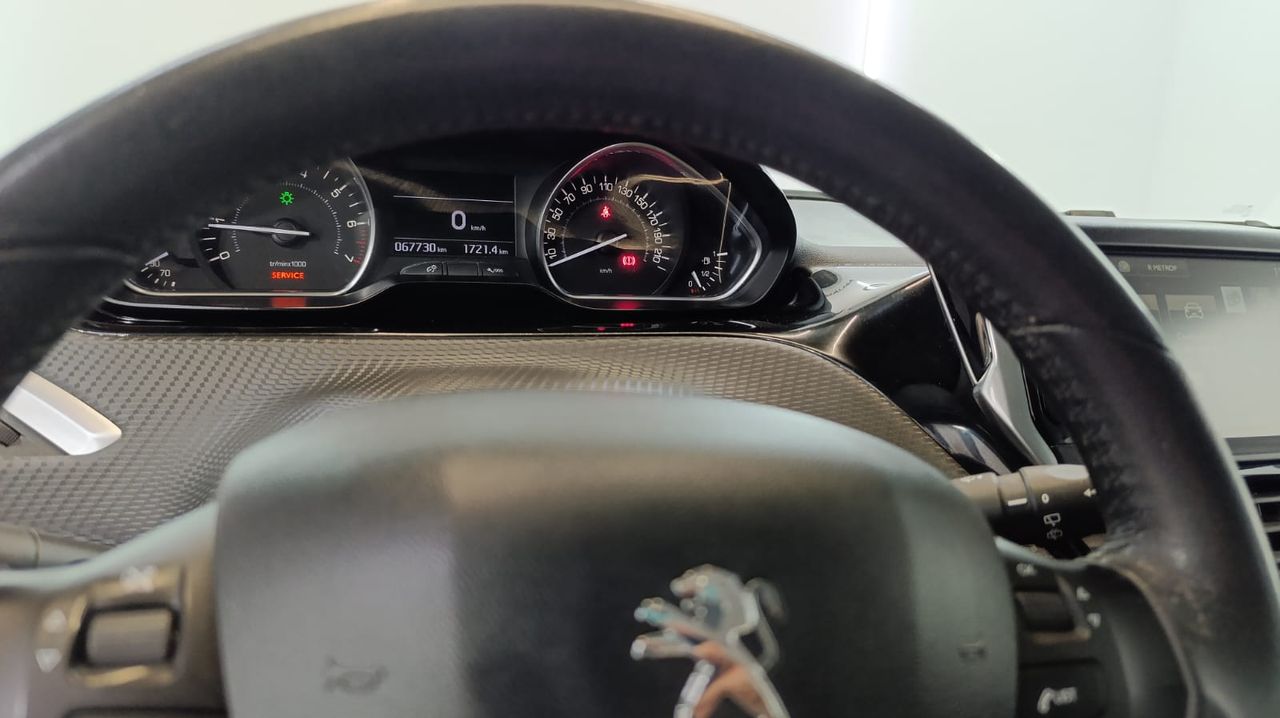 Peugeot 2008 Allure 1.2 PureTech 110 S&S Nacional - 89.000Km - Foto 2 