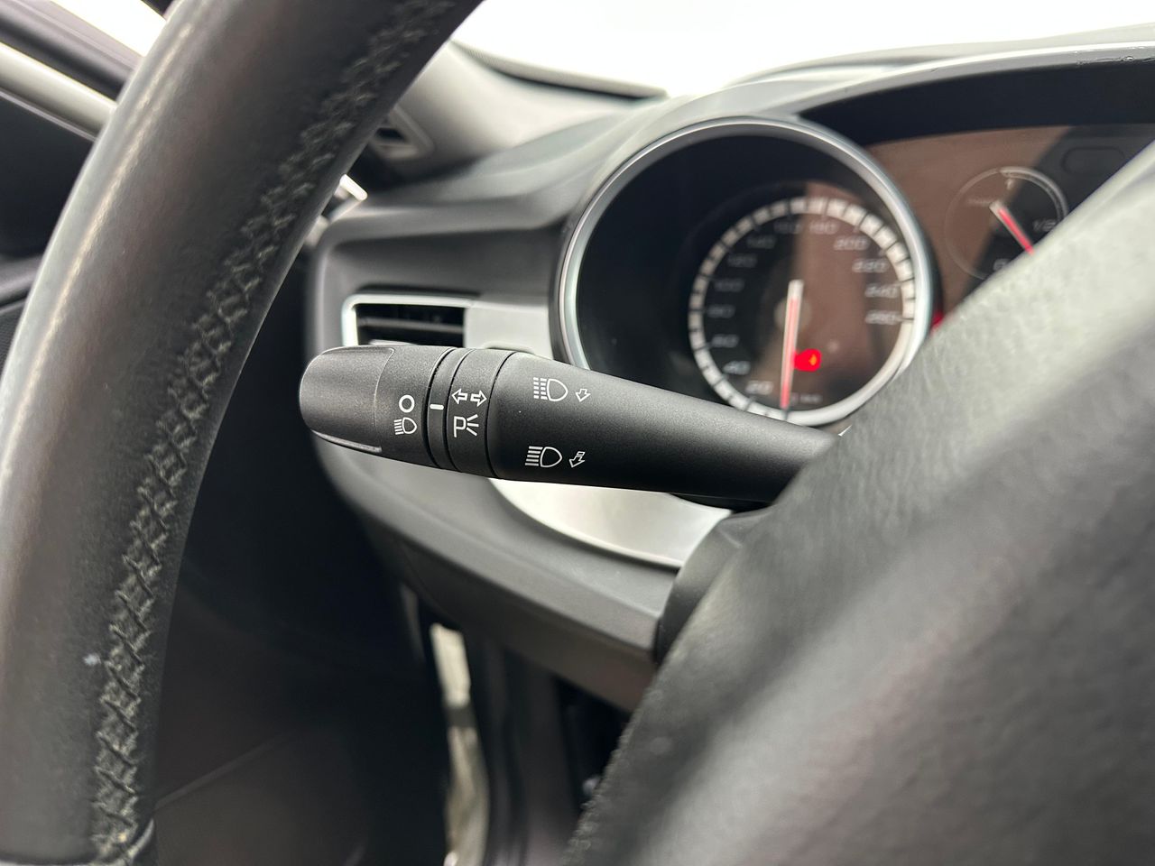 Alfa Romeo Giulietta 1.4 T 120cv Distinctive 400Cv - 110.000Km - Foto 2 