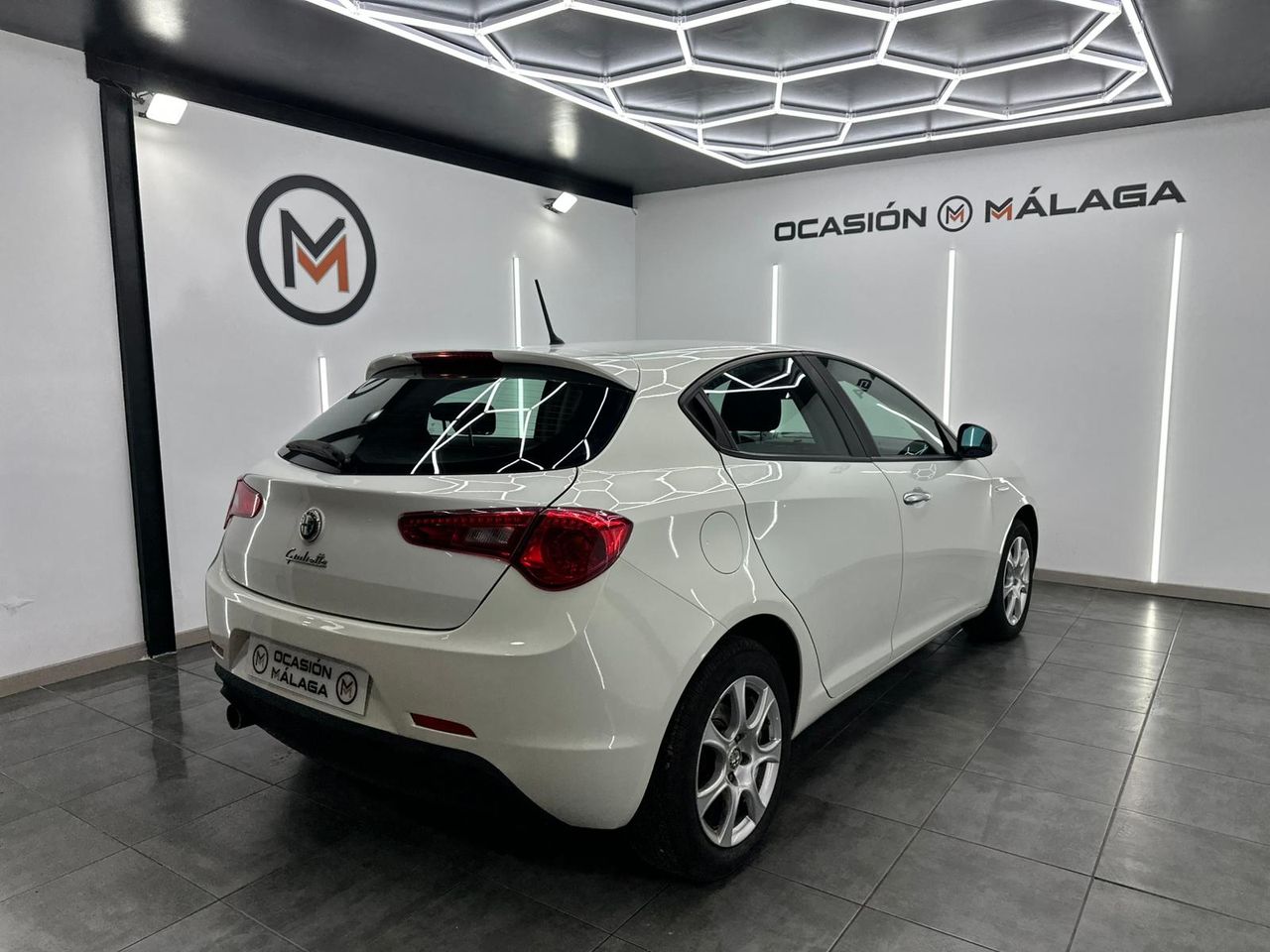 Alfa Romeo Giulietta 1.4 T 120cv Distinctive 400Cv - 110.000Km - Foto 2 