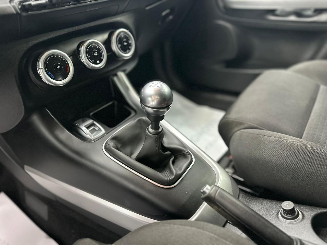 Alfa Romeo Giulietta 1.4 T 120cv Distinctive 400Cv - 110.000Km - Foto 2 