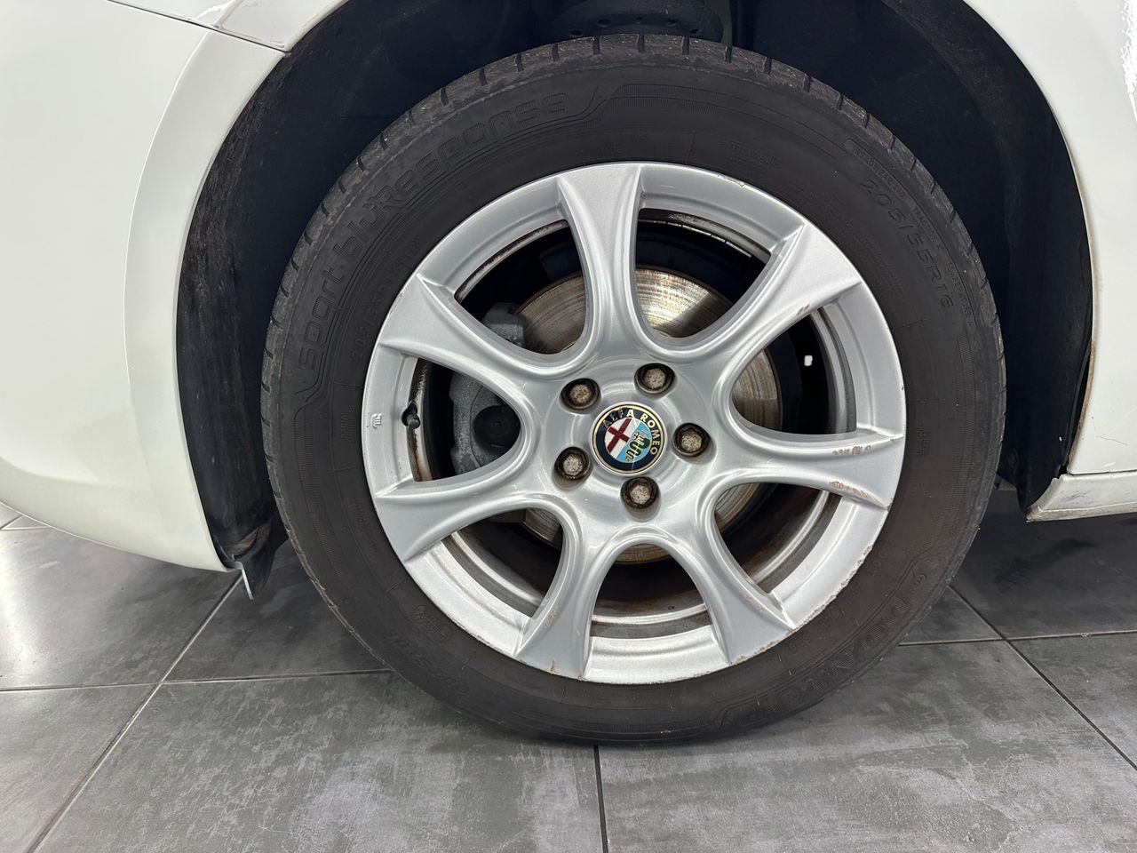 Alfa Romeo Giulietta 1.4 T 120cv Distinctive 400Cv - 110.000Km - Foto 2 