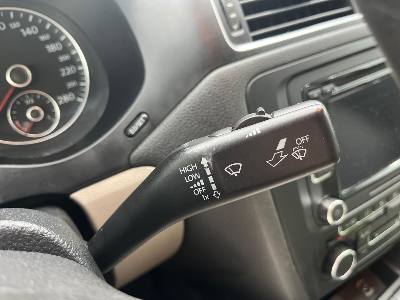 Volkswagen Jetta 2.0 TDI 140cv Advance - Foto 2 