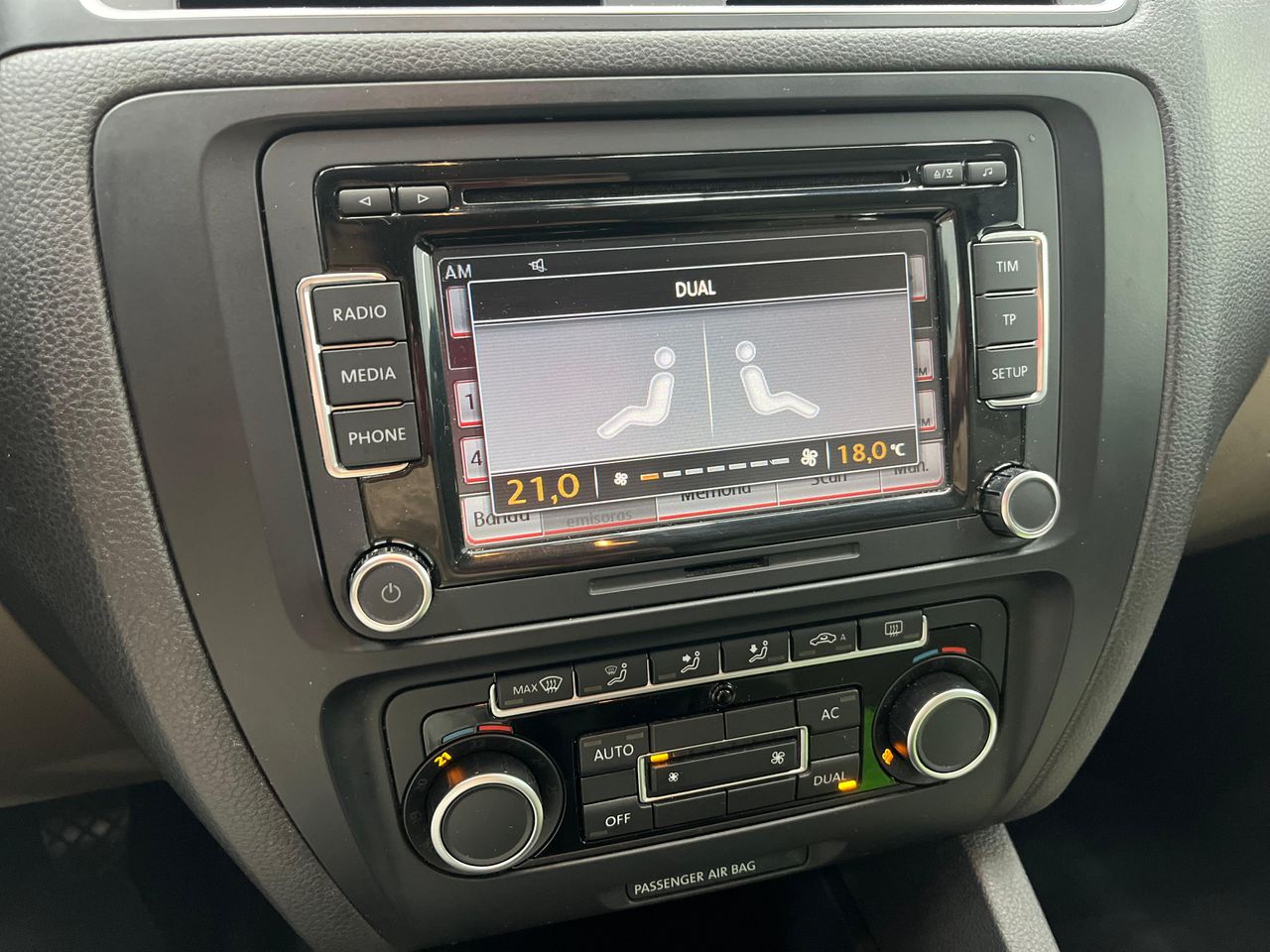 Volkswagen Jetta 2.0 TDI 140cv Advance - Foto 2 