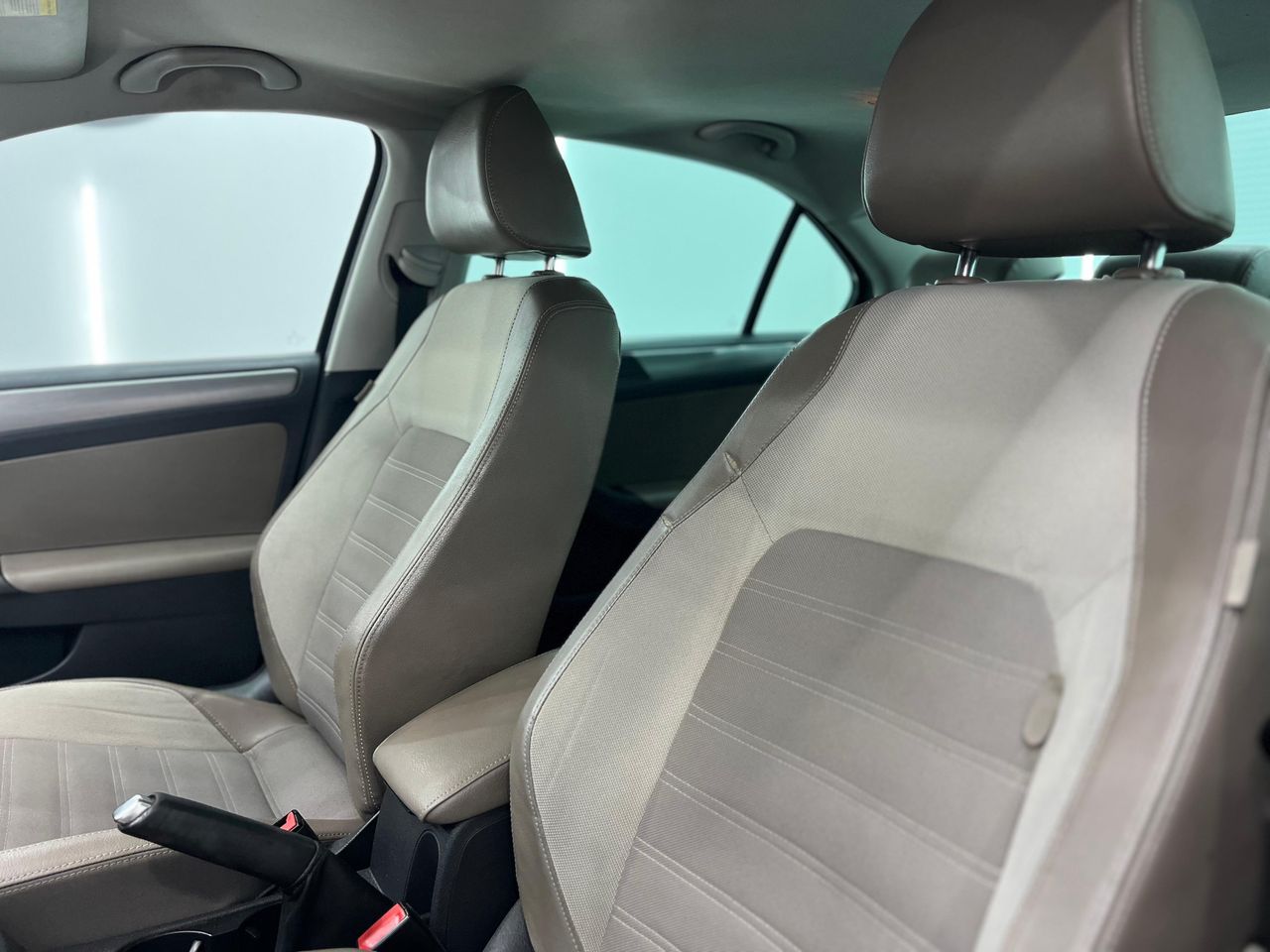 Volkswagen Jetta 2.0 TDI 140cv Advance - Foto 2 