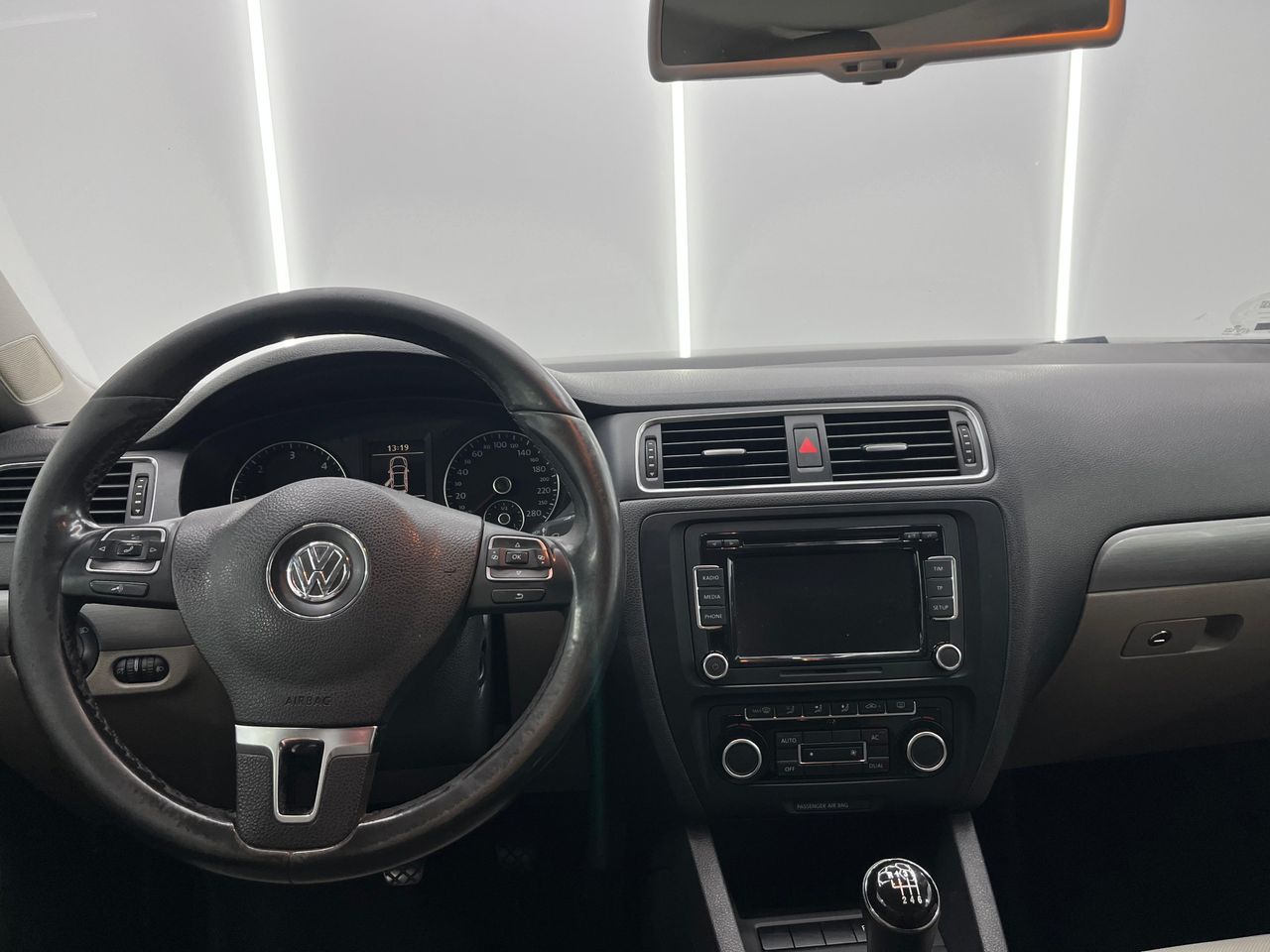 Volkswagen Jetta 2.0 TDI 140cv Advance - Foto 2 