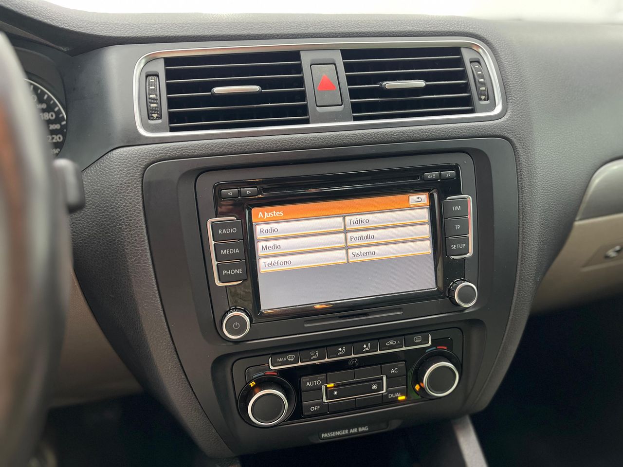 Volkswagen Jetta 2.0 TDI 140cv Advance - Foto 2 