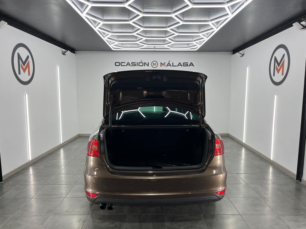 Volkswagen Jetta 2.0 TDI 140cv Advance - Foto 2 