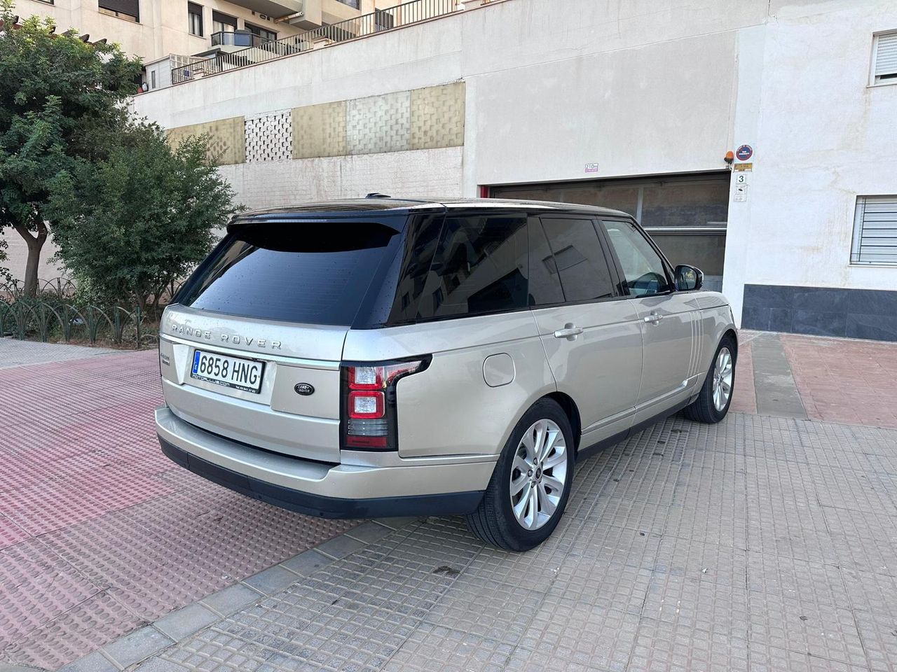 Land-Rover Range Rover 4.4 SDV8 (340CV) VOGUE Nacional - 251.000Km - Foto 2 