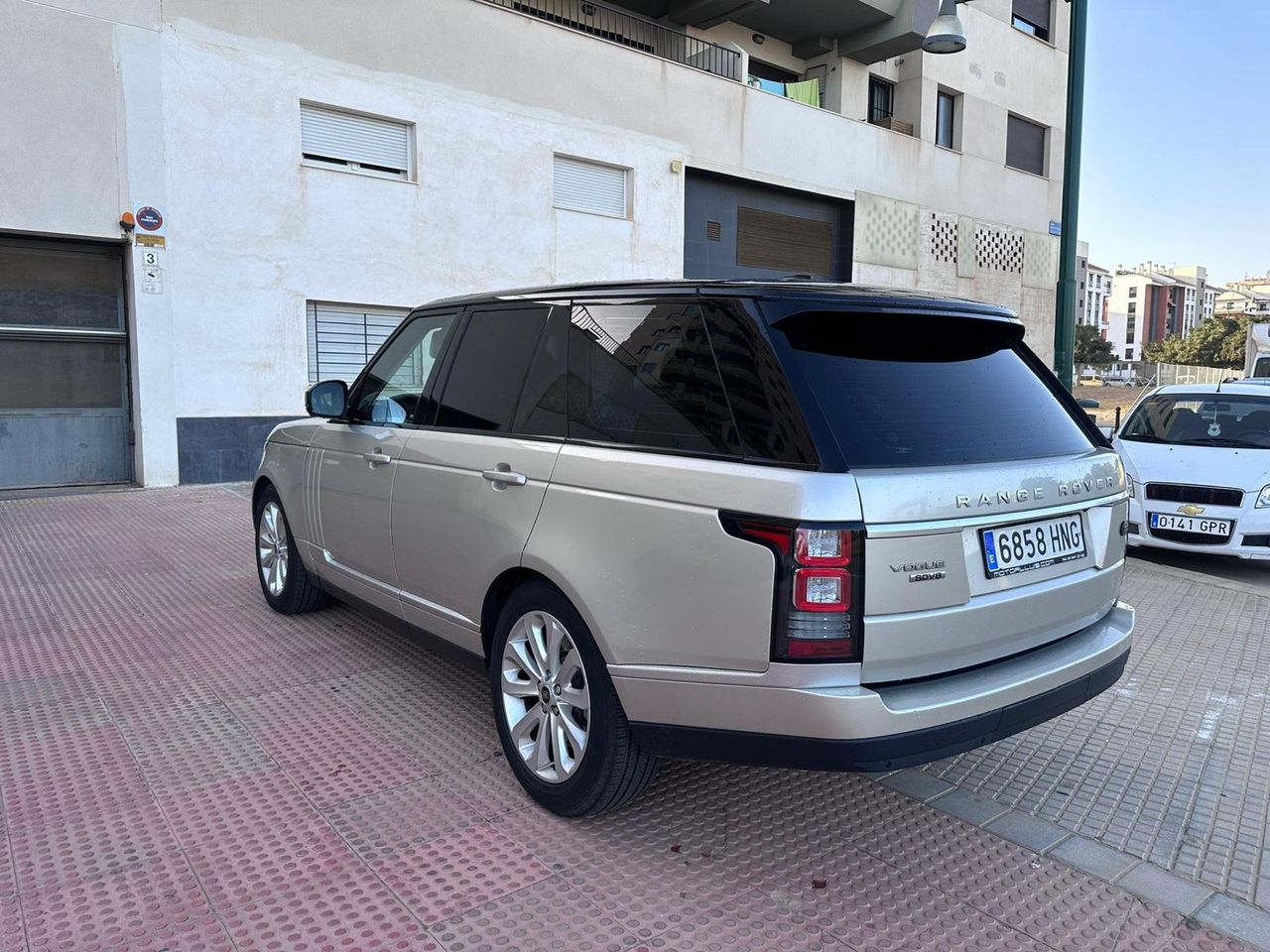 Land-Rover Range Rover 4.4 SDV8 (340CV) VOGUE Nacional - 251.000Km - Foto 2 