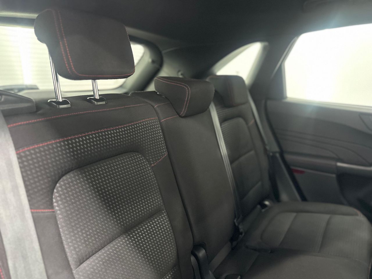 Ford Kuga ST-Line X 1.5T EcoBoost 120Cv Nacional - 99.000KM - Foto 2 