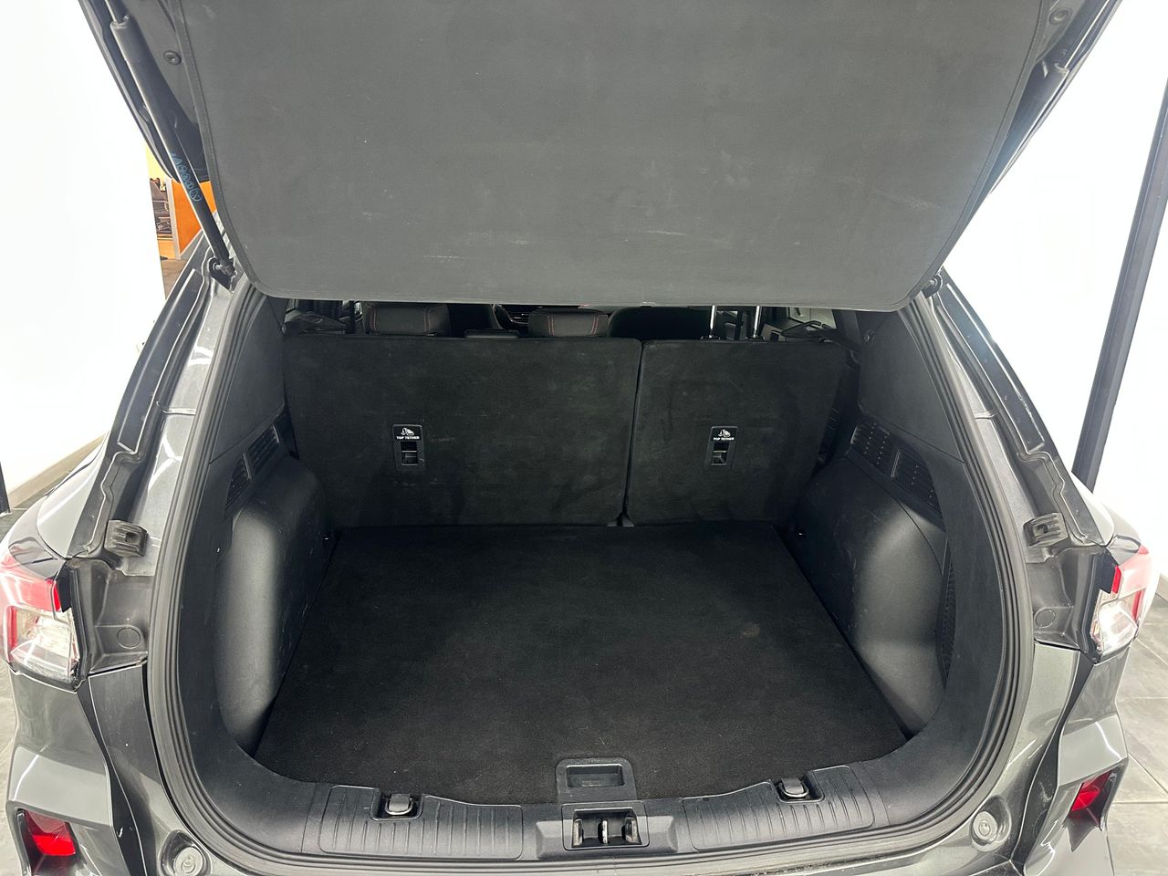 Ford Kuga ST-Line X 1.5T EcoBoost 120Cv Nacional - 99.000KM - Foto 2 