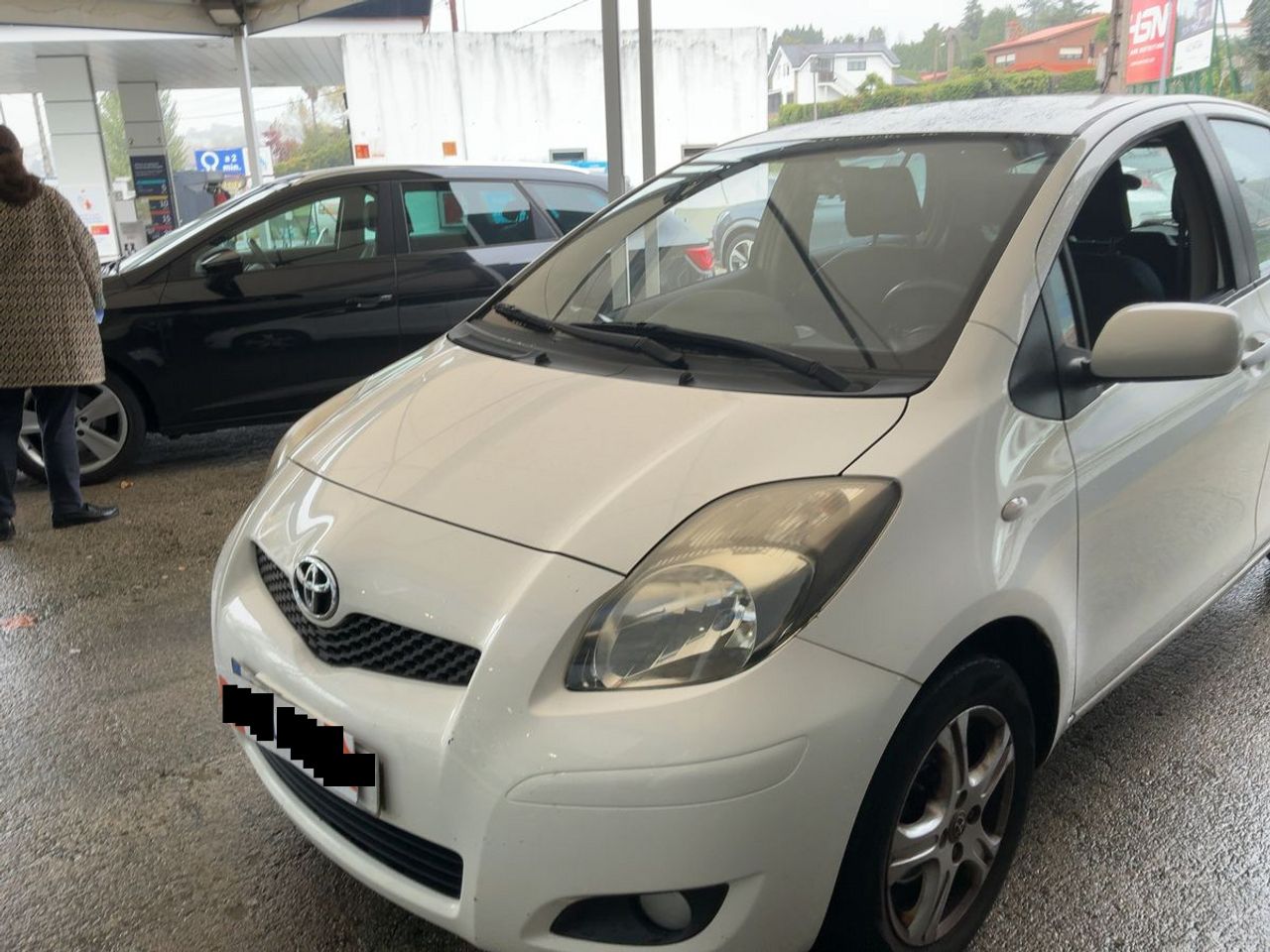 Toyota Yaris 1.0 VVT-I Live Nacional 70Cv + Libro - 165.000Km - Foto 2 