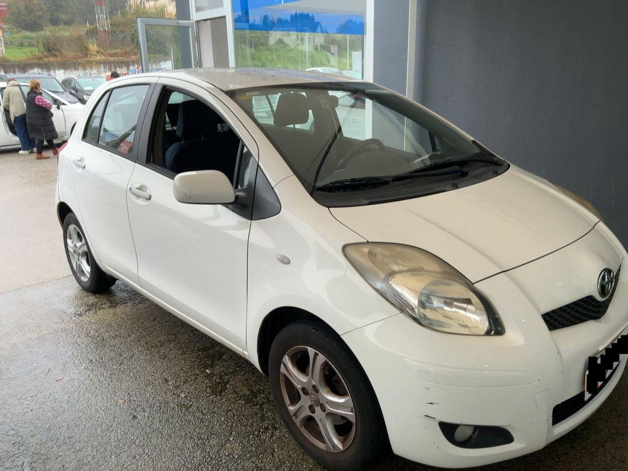 Toyota Yaris 1.0 VVT-I Live Nacional 70Cv + Libro - 165.000Km - Foto 2 