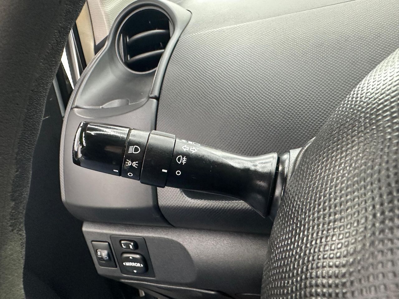 Toyota Yaris 1.0 VVT-I Active 70Cv Nacional - Foto 2 