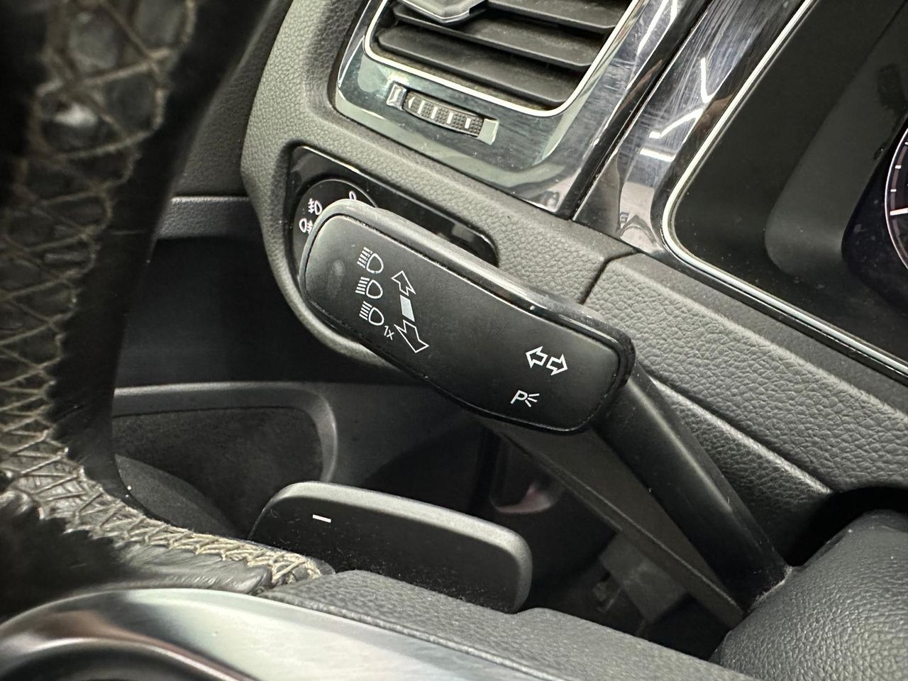 Volkswagen Golf GTD 2.0 TDI 135kW (184CV) DSG 7.5 Cuadro digital - Foto 2 