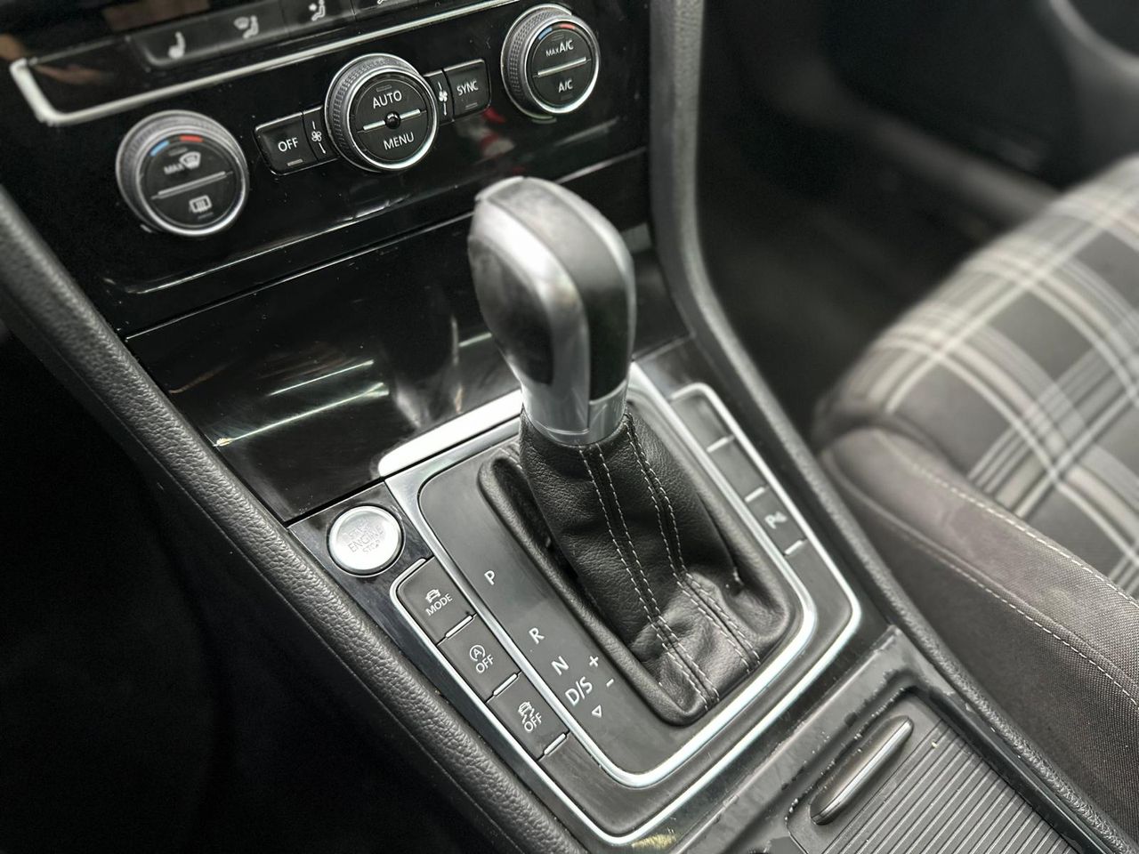 Volkswagen Golf GTD 2.0 TDI 135kW (184CV) DSG 7.5 Cuadro digital - Foto 2 