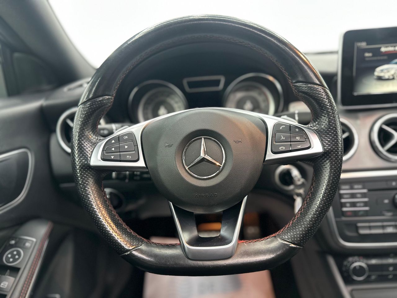 Mercedes Clase CLA CLA 200 d AMG Line + Techo solar - 84.000Km Certificados - Foto 2 