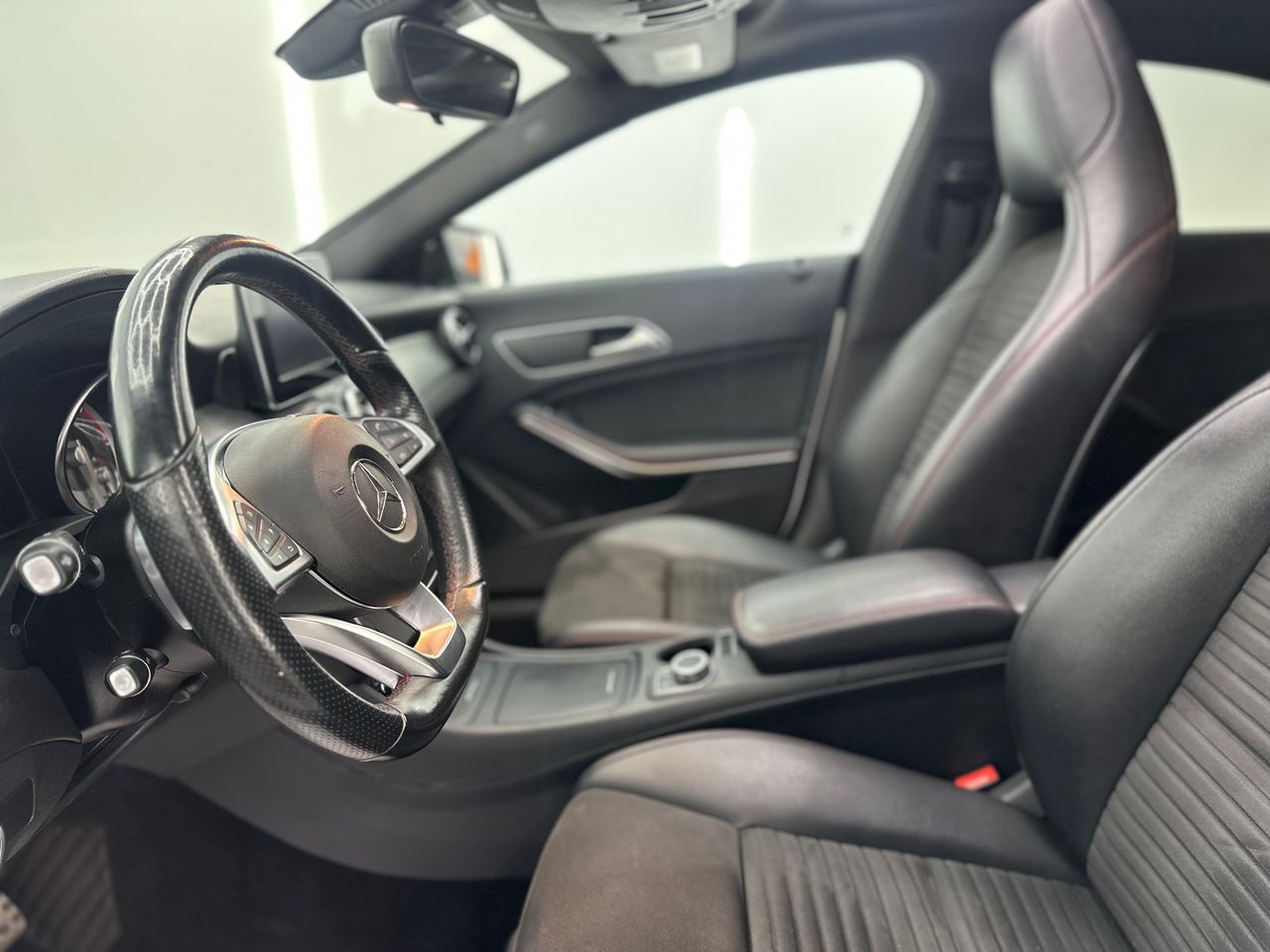 Mercedes Clase CLA CLA 200 d AMG Line + Techo solar - 84.000Km Certificados - Foto 2 