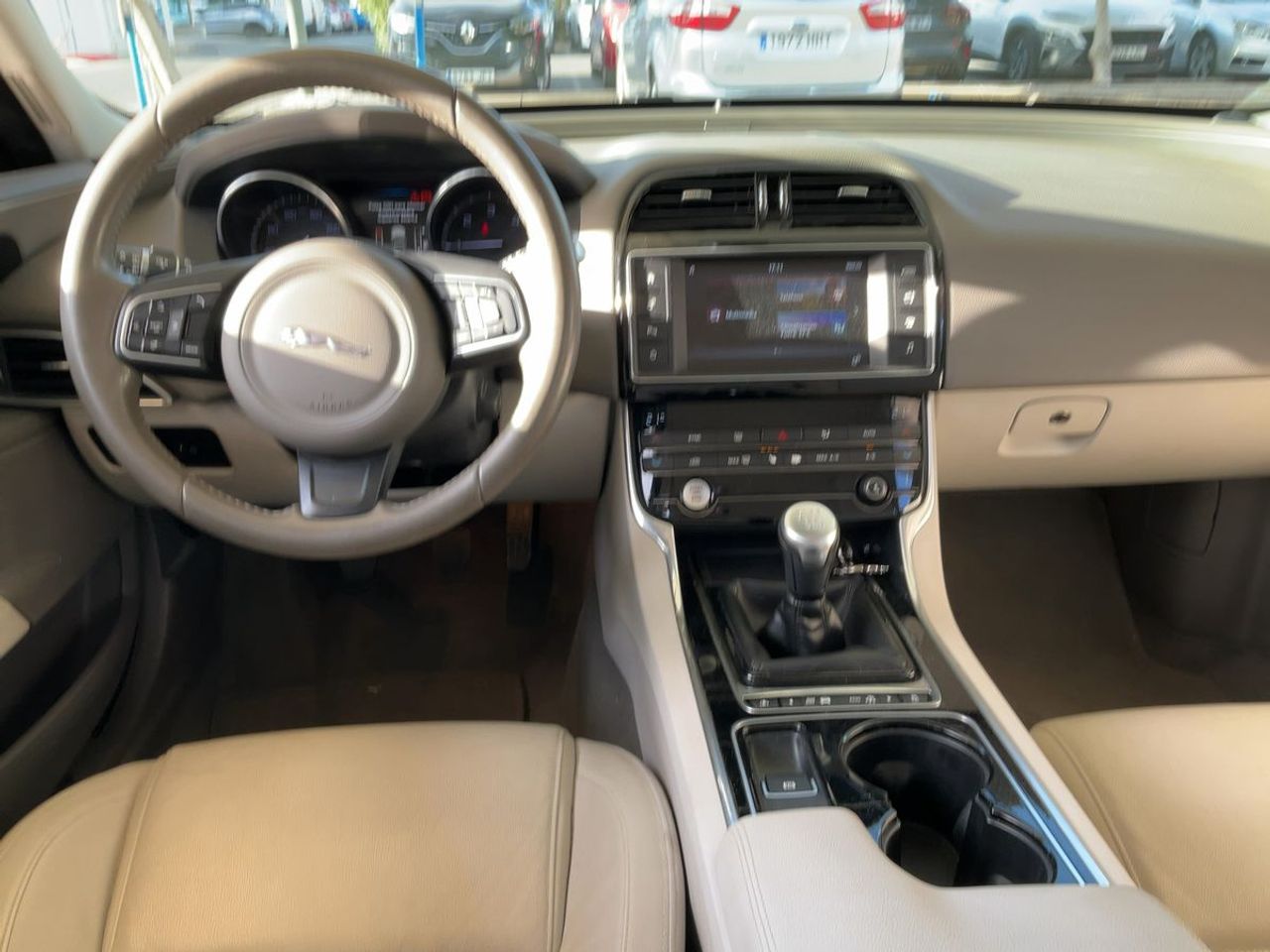 Jaguar XE 2.0 AJ200D Diesel RWD 180cv Portfolio Nacional - 84.000Km - Foto 2 