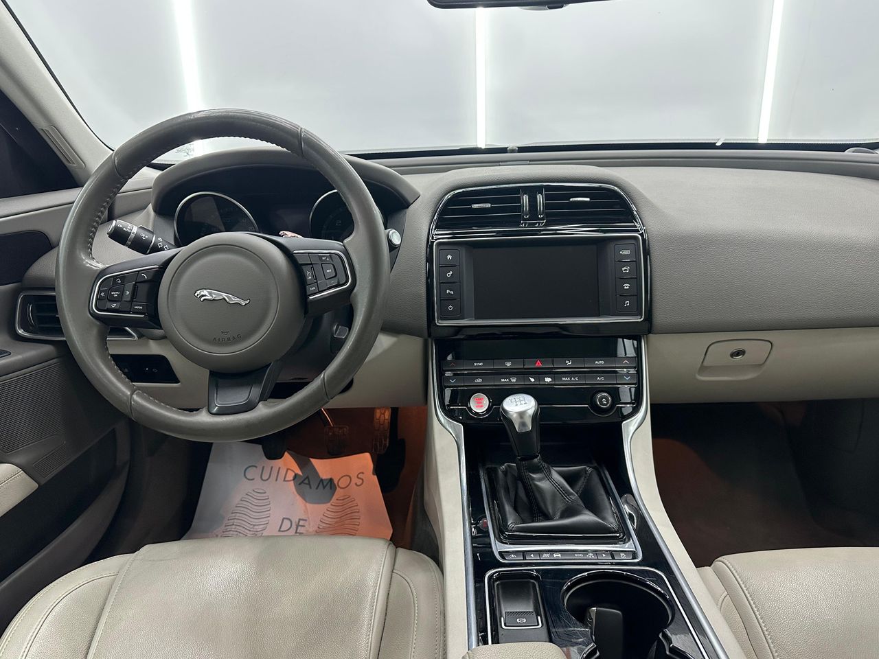 Jaguar XE 2.0 AJ200D Diesel RWD 180cv Portfolio Nacional - 84.000Km - Foto 2 