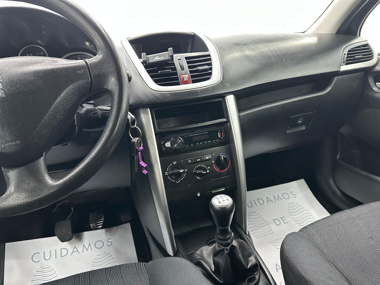 Peugeot 207 Confort 1.4 HDI 70 - Foto 2 