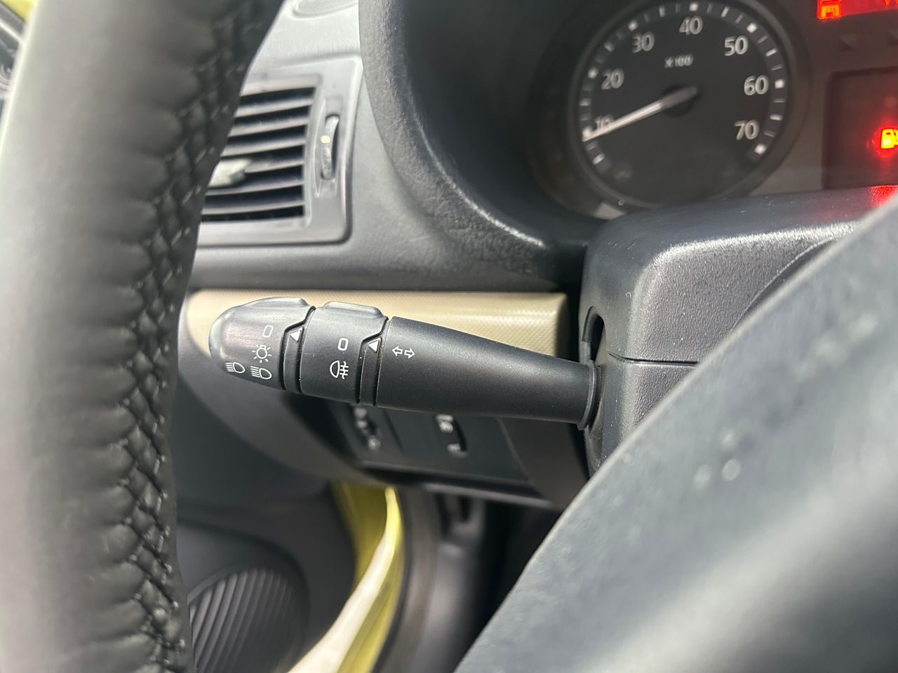 Renault Clio Yahoo! 1.2 16v 75 5p 202.000Km - Foto 2 